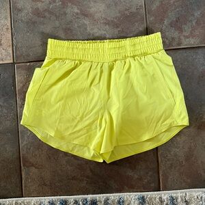 NWT Under Armour flex woven 3inch loose fit nylon shorts M
